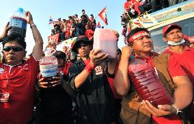 'Bloody' rally by Thaksin supporters