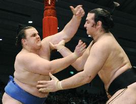 Baruto defeats Kotooshu at spring tourney