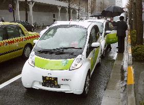 Tokyo taxi operator adds electric vehicles to fleet