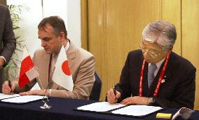 Japan, Poland ink nuclear accord