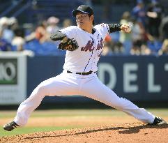 Mets reliever Takahashi pitches against Marlins