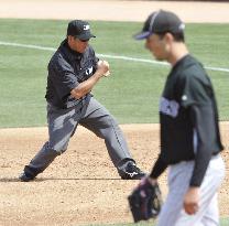 Japanese umpire 'debuts' in MLB
