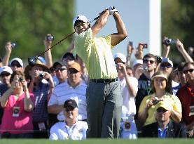 Woods prepares for Masters