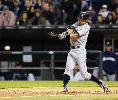 Ichiro plays game vs White Sox