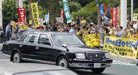 Hatoyama tells governor moving Futemma out of Okinawa difficult