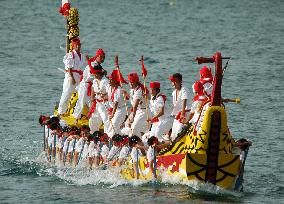 Okinawa dragon boat race