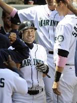 Mariners' Ichiro 3-for-5 with 3 stolen bases against Angels