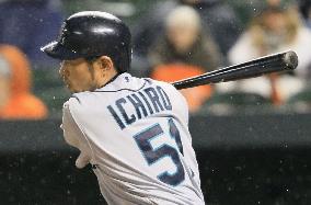 Ichiro 2-for-4 against Orioles