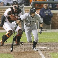 Ichiro 2-for-4 against Orioles