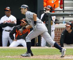 Ichiro hits his 1st homer of the season