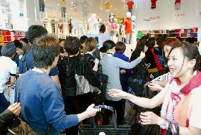 Flagship Uniqlo outlet opens in Shanghai