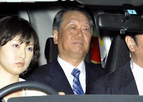 Prosecutors question Ozawa over political fund reports