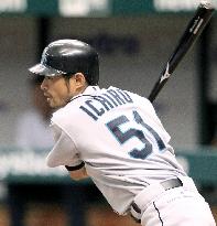 Ichiro extends multi-hit streak to 7 games