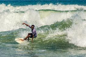 (SP)INDONESIA-YOGYAKARTA-SURFING