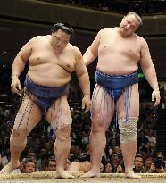 Baruto rebounds at summer sumo
