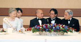 Emperor Akihito hosts dinner for Cambodian King Sihamoni