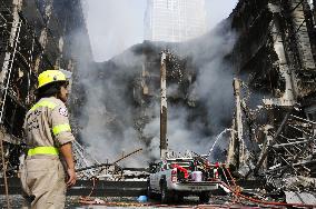 Shopping center burned down amid violence in Thailand