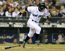 Mariners' Ichiro 2-for-4 against Padres