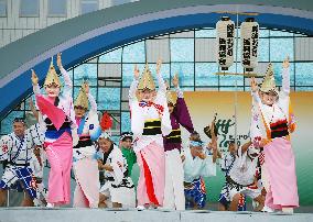 Awaodori dancing at Shanghai Expo