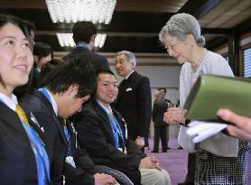 Emperor meets Vancouver Paralympics athletes