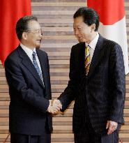 Chinese Premier Wen talks with Japanese PM Hatoyama