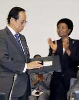 Ex-Japanese premier Fukuda receives U.N. population award