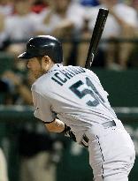 Ichiro hitless against Texas