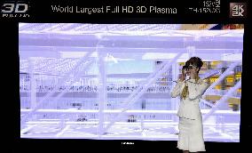 World's largest 3-D plasma TV