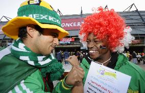 World Cup kicks off in S. Africa