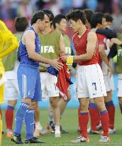 S. Korea beat Greece 2-0 in World Cup Group B match