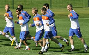 Netherlands practice before match with Japan