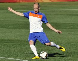 Netherlands practice before match with Japan