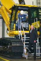 Putin visits Komatsu factory in Russia