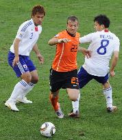Netherlands beat Japan 1-0 in World Cup Group E