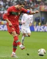 Portugal thrash N. Korea 7-0 in World Cup Group G