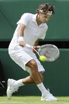 Roger Federer beats Alejandro Falla at Wimbledon