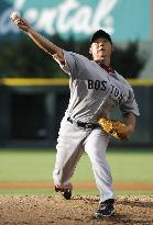 Matsuzaka gets no-decision in return from DL