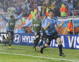 Uruguay beat S. Korea in World Cup second round