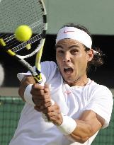 Nadal beats Petzschner at Wimbledon