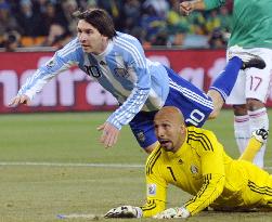 Argentina beat Mexico 3-1 to face Germany in quarters