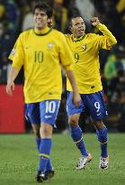 Brazil beat Chile in World Cup 2nd round