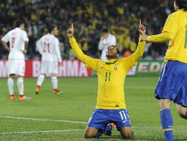 Brazil beat Chile in World Cup 2nd round