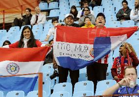 Paraguay advance to q'finals beating Japan