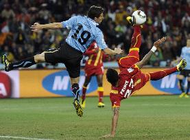 Uruguay beat Ghana on penalties