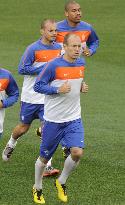 Uruguay, Netherlands ready for World Cup semifinal