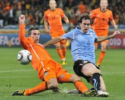 Netherlands beat Uruguay 3-2 to reach finals