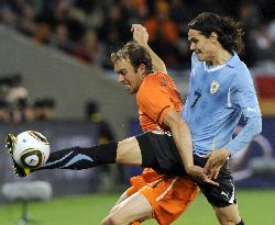 Netherlands beat Uruguay 3-2 to reach finals