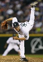 Mariners pitcher Lee