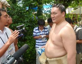 Hakuho says feels regret over sumo ass'n Emperor's Cup decision