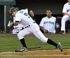 Mariners' Ichiro 2-for-4 against Yankees